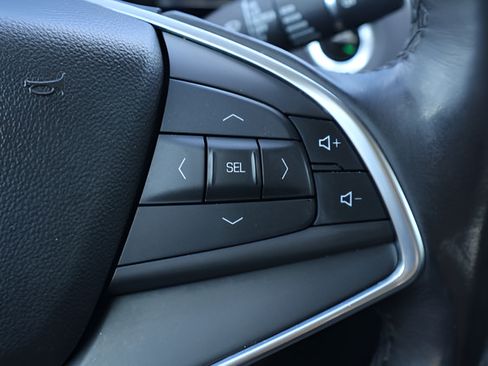 Used 2018 Cadillac XT5 Premium Luxury FWD image 23
