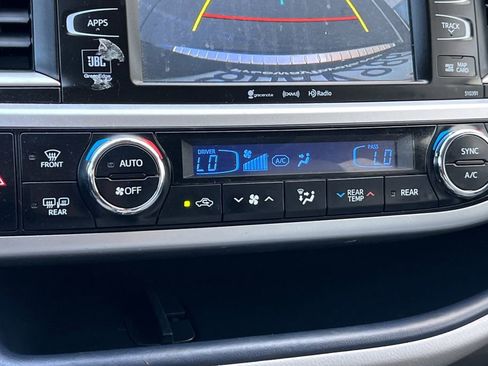 Certified 2019 Toyota Highlander Limited w/ Carpet Mat Package (TMS) AWD/4WD image 23