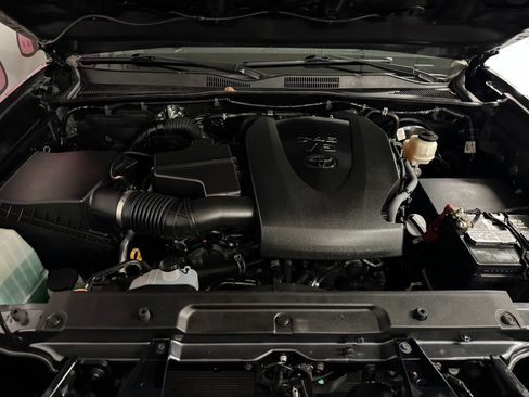 Used 2022 Toyota Tacoma SR5 image 6