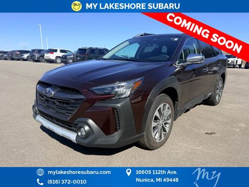 Used 2025 Subaru Outback Touring XT image 3