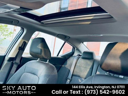 Used 2024 Nissan Altima 2.5 SV w/ SV Premium Package image 18