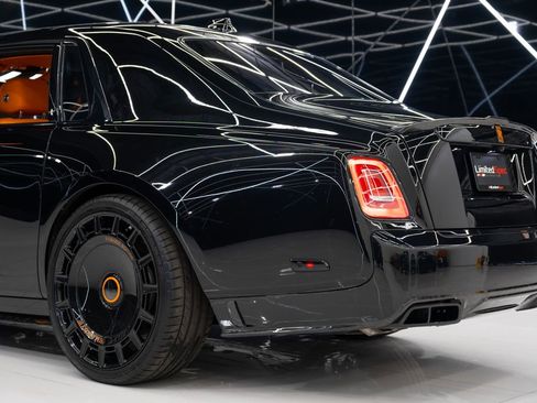 Used 2025 Rolls-Royce Phantom Sedan image 16