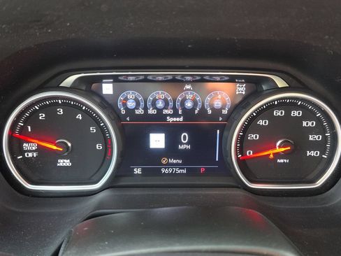 Used 2021 Chevrolet Suburban Premier w/ Premium Package AWD/4WD image 10