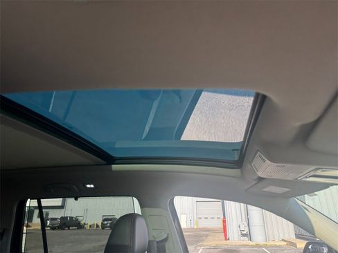 Used 2024 Volkswagen Atlas Peak Edition SEL image 16