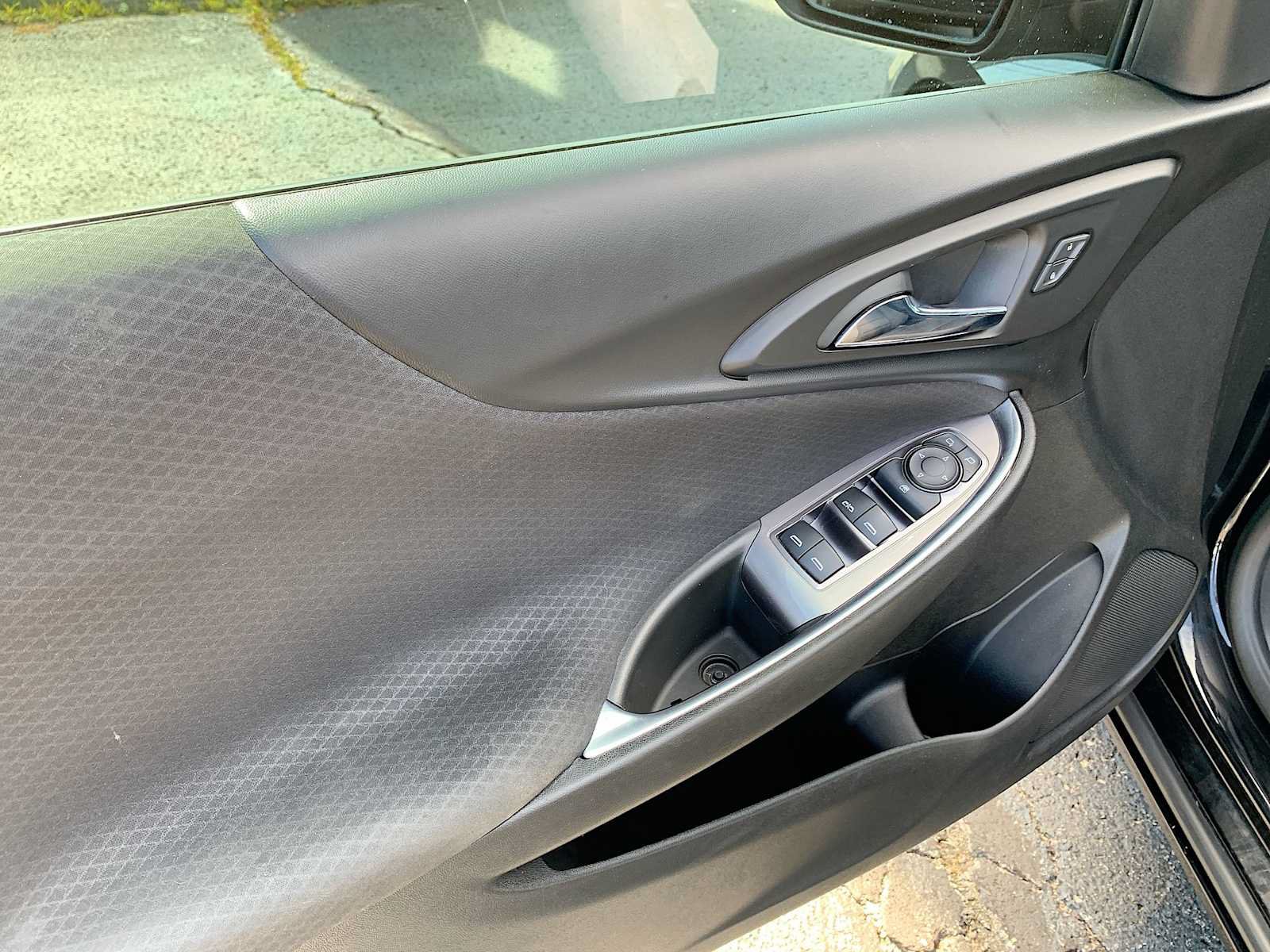 Used 2018 Chevrolet Malibu LT w/ Redline Edition FWD image 21