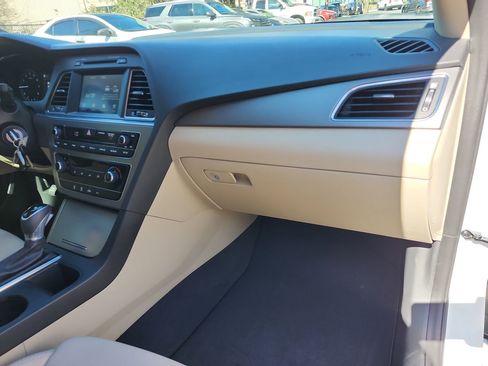 Used 2017 Hyundai Sonata SE image 19