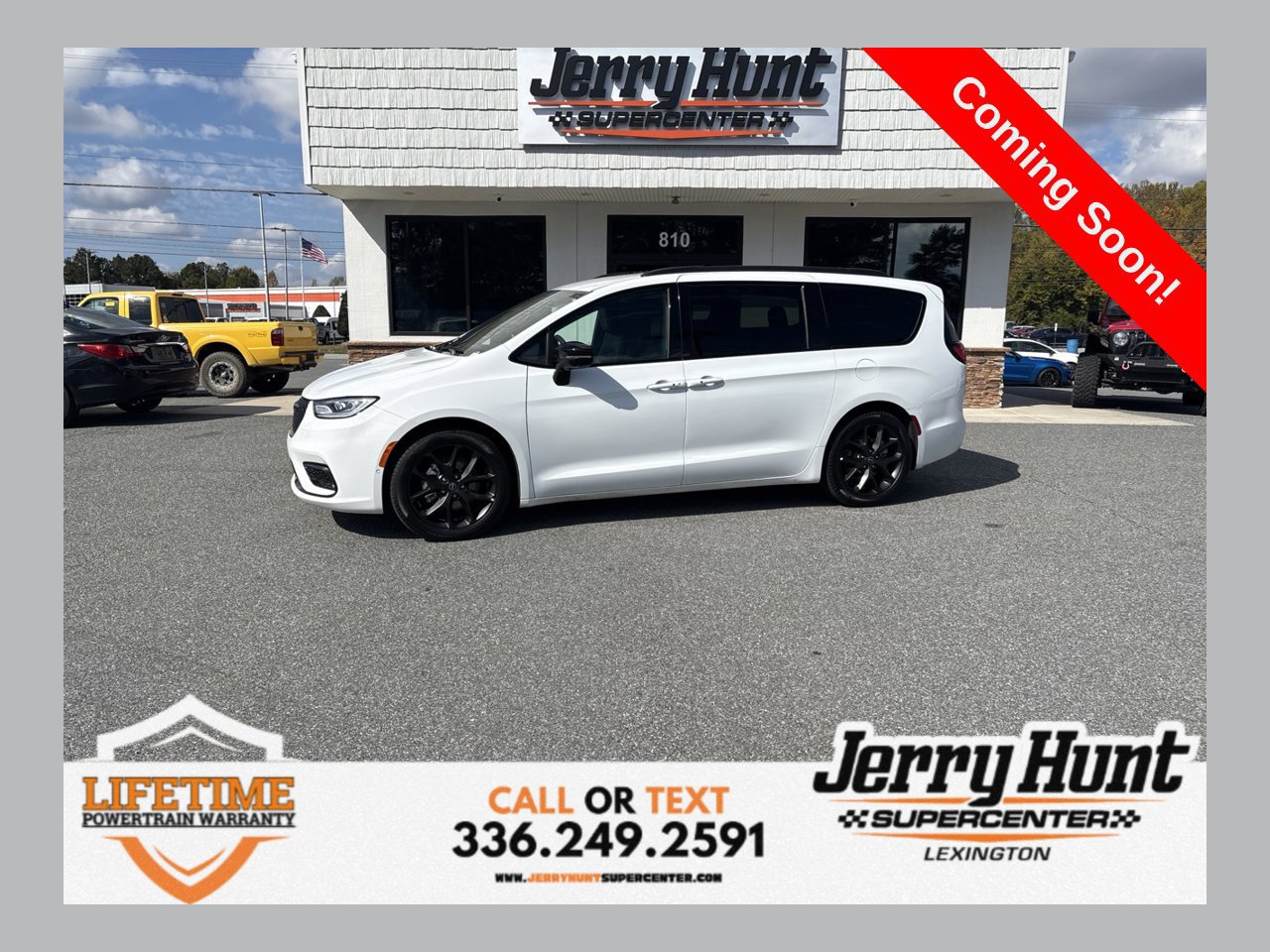 Used 2026 Chrysler Pacifica Select w/ S Appearance Package FWD image 1