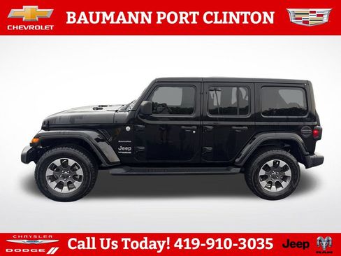 Used 2022 Jeep Wrangler Unlimited Sahara w/ Cold Weather Group AWD/4WD image 2
