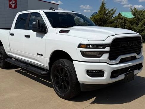 Used 2025 RAM 2500 Big Horn AWD/4WD image 9