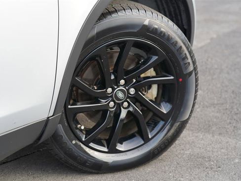 Used 2019 Land Rover Discovery Sport SE image 20