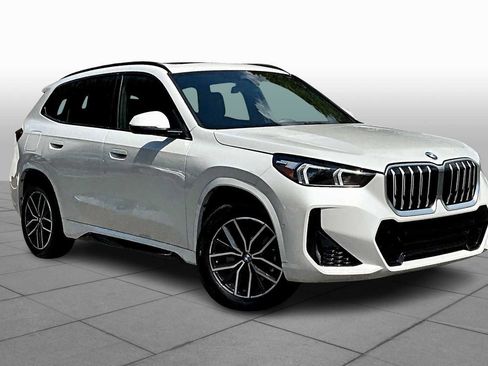 Used 2025 BMW X1 xDrive28i image 3