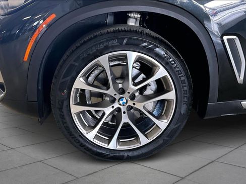 Used 2022 BMW X5 xDrive40i w/ Premium Package image 11