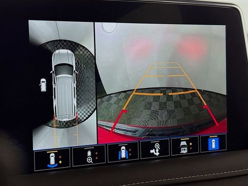 Certified 2023 GMC Yukon SLT w/ SLT Premium Package AWD/4WD image 18