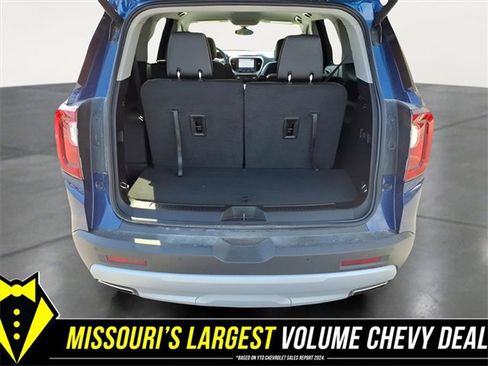 Used 2023 GMC Acadia SLT w/ LPO, Floor Liner Package image 23