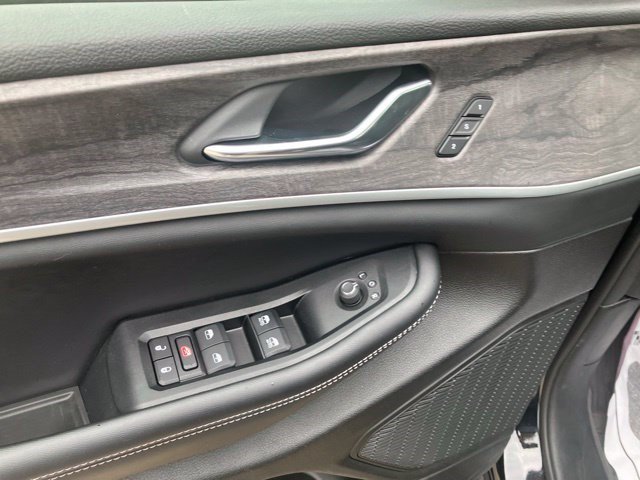 Certified 2024 Jeep Grand Cherokee Limited w/ Luxury Tech Group II AWD/4WD image 10