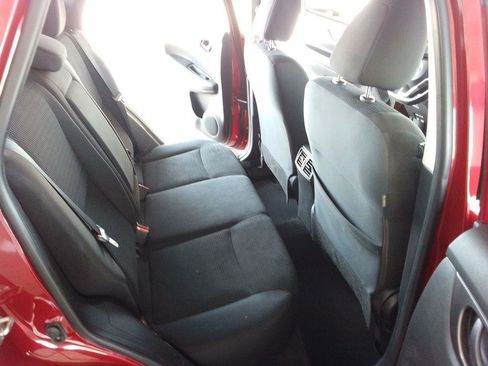 Used 2018 Nissan Rogue Sport S image 15