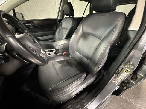 Used 2016 Subaru Outback 3.6R Limited image 17
