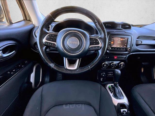 Used 2017 Jeep Renegade Latitude AWD/4WD image 7