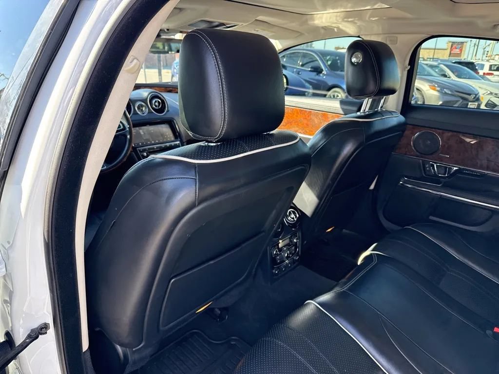 Used 2019 Jaguar XJ R-Sport AWD/4WD image 16