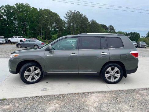 Used 2012 Toyota Highlander Limited w/ Tow Pkg AWD/4WD image 13