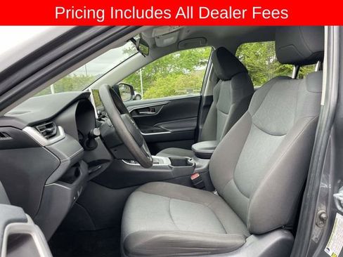 Used 2024 Toyota RAV4 XLE FWD image 19