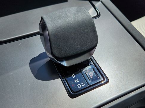 Certified 2024 Land Rover Discovery Sport S image 20