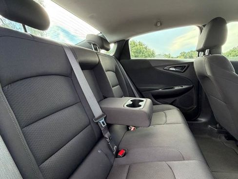 Used 2023 Chevrolet Malibu LT FWD image 17