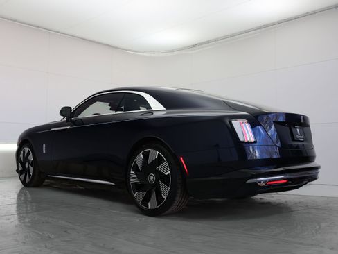 New 2026 Rolls-Royce Spectre image 2