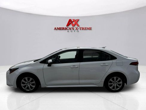 Used 2023 Toyota Corolla LE FWD image 2