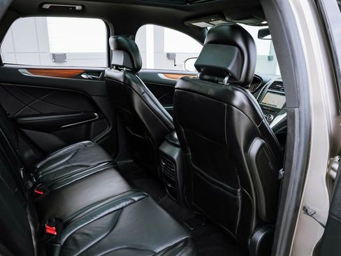 Used 2017 Lincoln MKC Reserve image 26