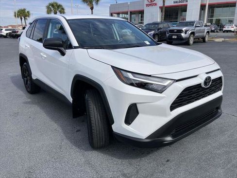 Certified 2025 Toyota RAV4 LE FWD image 7