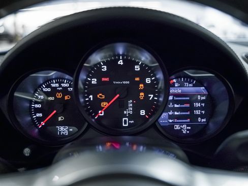 Used 2025 Porsche 718 Boxster image 17