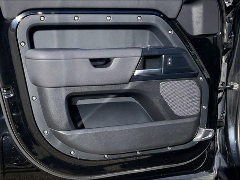 Used 2020 Land Rover Defender 110 S image 20