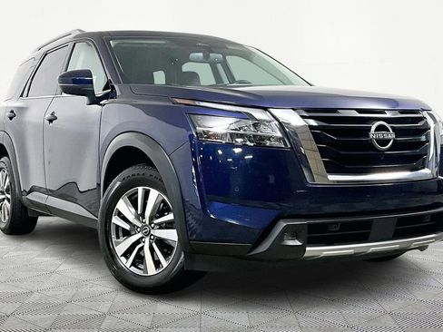 Used 2022 Nissan Pathfinder SL image 1
