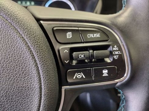 Used 2022 Kia Niro EX Premium image 25