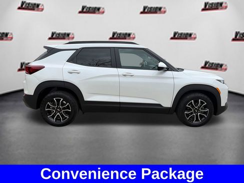 Used 2023 Chevrolet TrailBlazer ACTIV w/ Technology Package FWD image 4