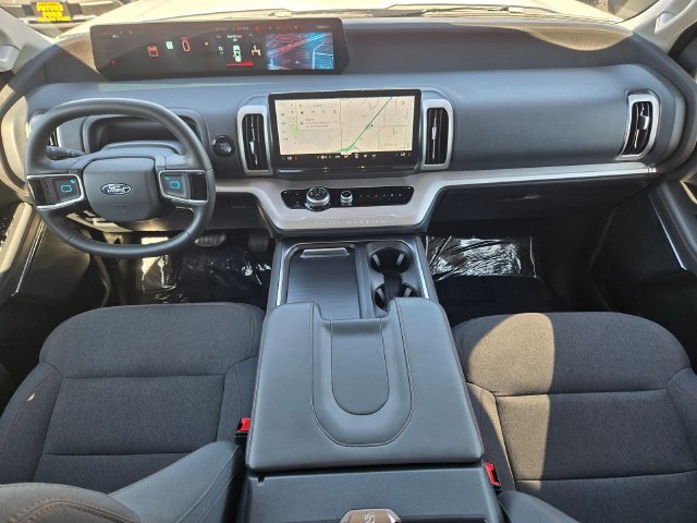 Used 2025 Ford Expedition Active AWD/4WD image 9