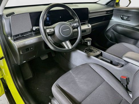 Used 2025 Hyundai Kona SEL FWD image 7