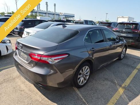 Used 2020 Toyota Camry LE FWD image 4