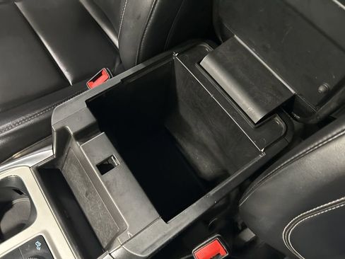 Used 2022 Ford Explorer XLT w/ Equipment Group 202A image 25