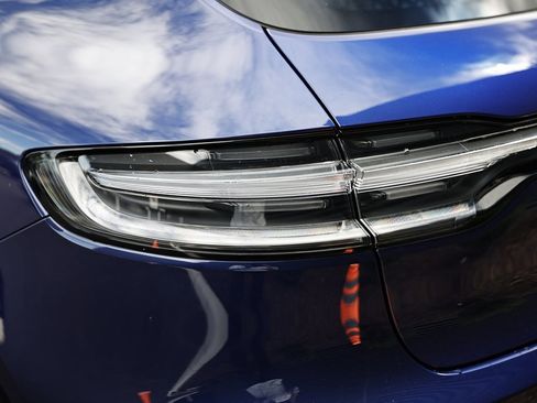 New 2026 Porsche Macan image 14