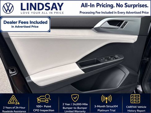 Used 2025 Volkswagen Taos SE w/ Panoramic Sunroof Package AWD/4WD image 10