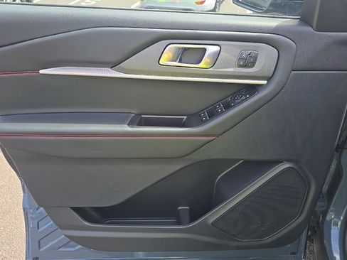 Used 2025 Ford Explorer ST AWD/4WD image 9