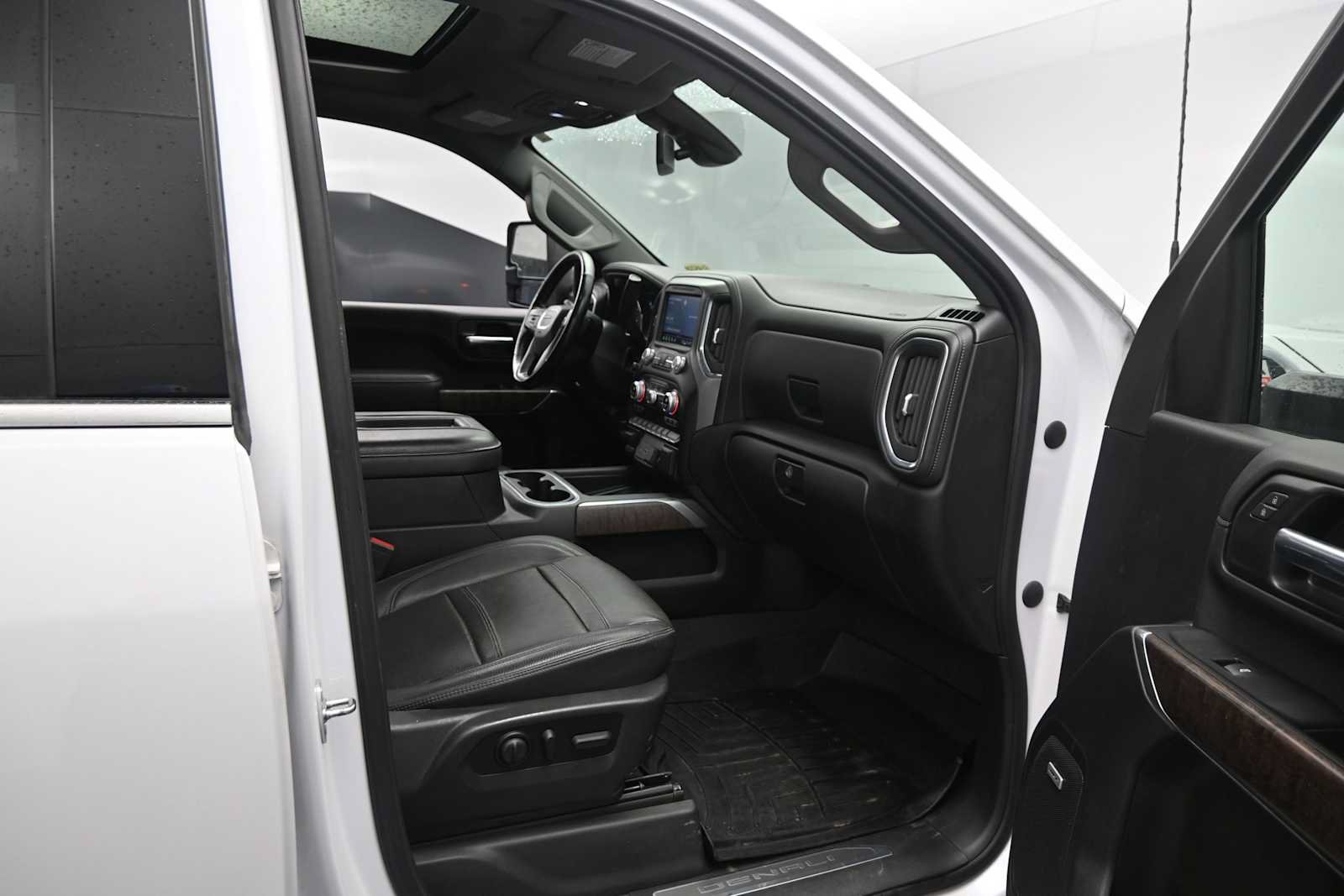 Used 2022 GMC Sierra 3500 Denali AWD/4WD image 31