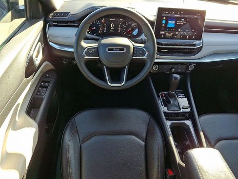 Used 2024 Jeep Compass Limited image 12