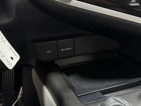 Used 2022 Toyota Camry LE image 28