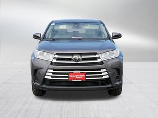 Used 2019 Toyota Highlander LE video 2