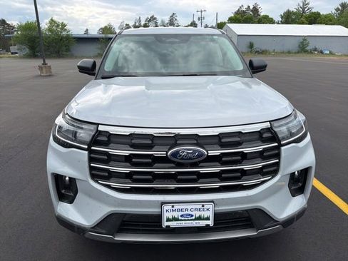 Used 2025 Ford Explorer Active w/ Active Comfort Package AWD/4WD image 8