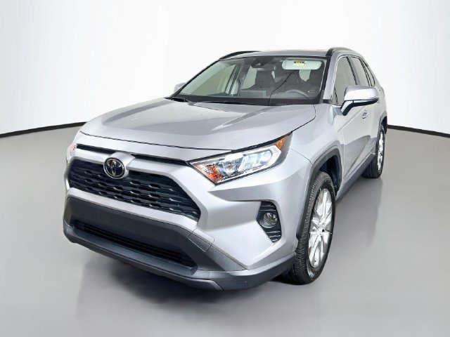 Used 2019 Toyota RAV4 XLE Premium FWD image 5