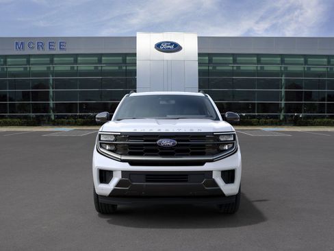 New 2027 Ford Expedition Platinum w/ Driver's Package AWD/4WD image 3